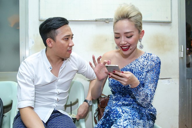 Chay show Tran Thanh tranh thu gui thiep cuoi cho Hoai Linh-Hinh-2